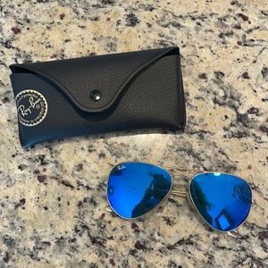 Rayban blue and gold aviator